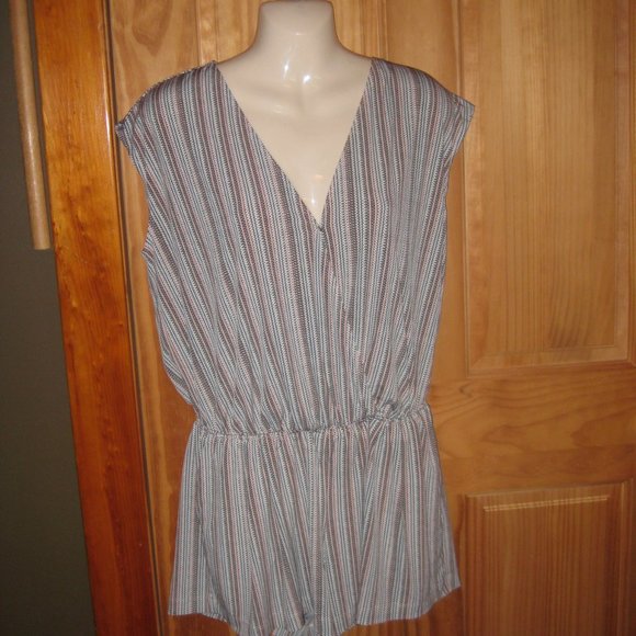 Romper - Picture 1 of 2